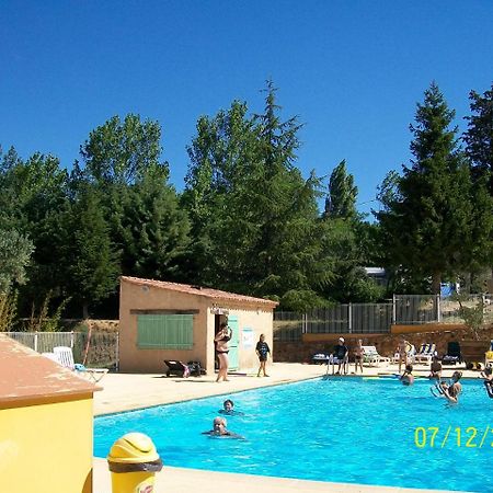 Camping Saint Lazare Aups Exterior foto