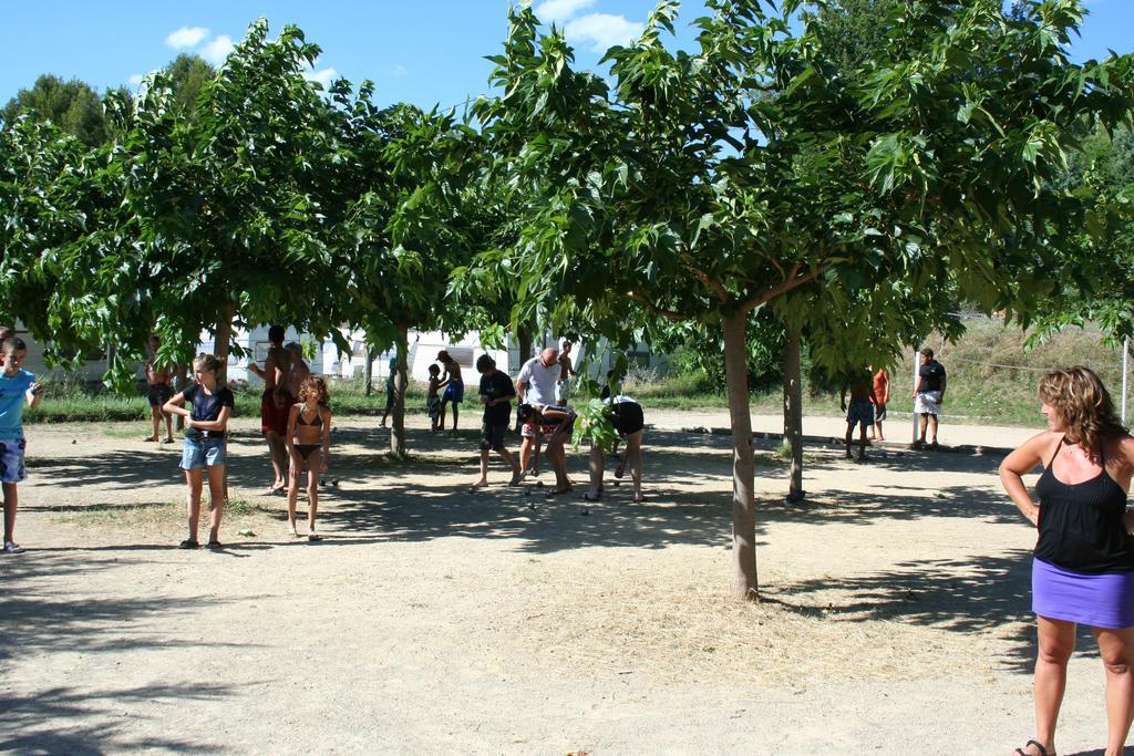 Camping Saint Lazare Aups Exterior foto