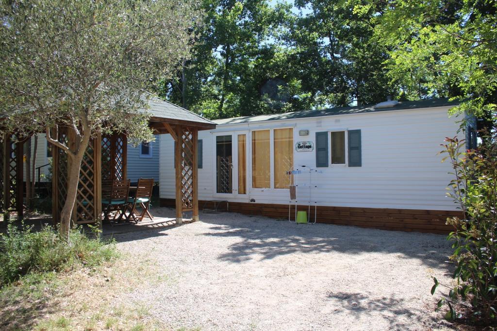 Camping Saint Lazare Aups Exterior foto